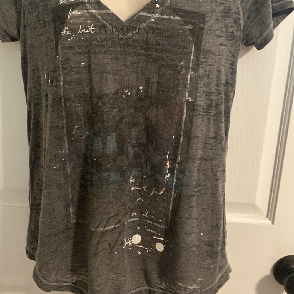 Distressed American Eagle Top - Picture 2 of 2